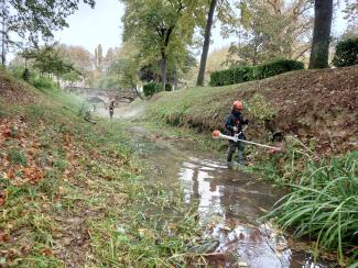 Entretien des berges de la Vendinelle à Auriac-sur-Vendinelle